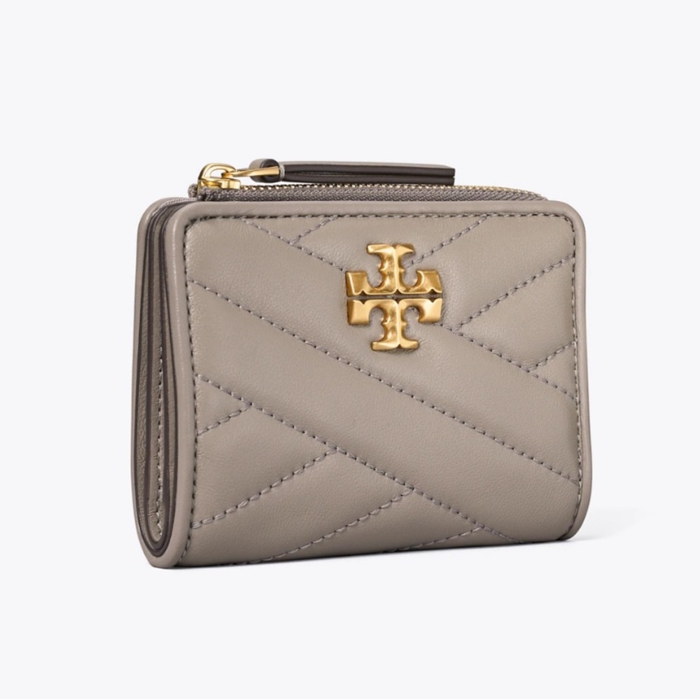 TORY BURCH • KIRA CHEVRON BI-FOLD WALLET